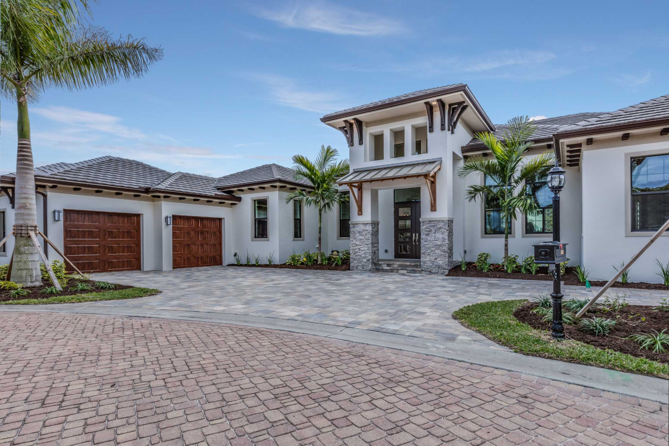 Vetrano Architects employs the best residential architects in Florida. Let them design your luxury home today.