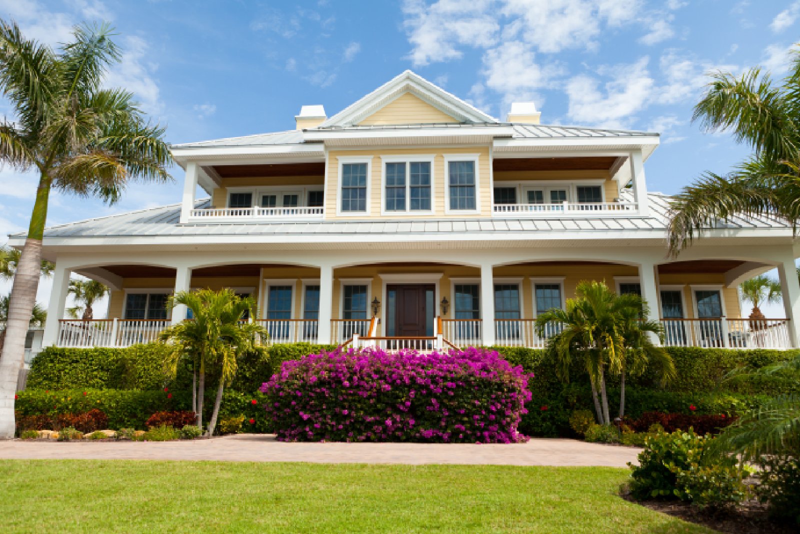 Vetrano Architects employs the best residential architects in Florida. Let them design your luxury home today.